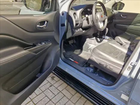 NISSAN Frontier 2.3 16V PRO4X CABINE DUPLA 4X4 BI-TURBO DIESEL AUTOM�TICO, Foto 13