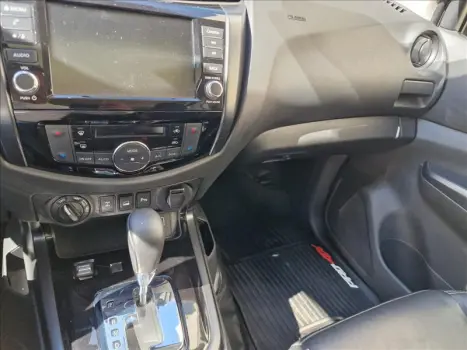 NISSAN Frontier 2.3 16V PRO4X CABINE DUPLA 4X4 BI-TURBO DIESEL AUTOM�TICO, Foto 14