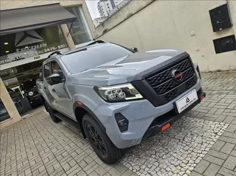 NISSAN Frontier 2.3 16V PRO4X CABINE DUPLA 4X4 BI-TURBO DIESEL AUTOM�TICO, Foto 2