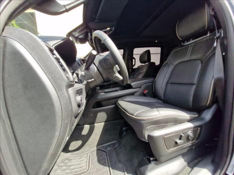 RAM 1500 5.7 V8 LIMITED NIGHT EDITION CABINE DUPLA 4X4 AUTOM�TICO, Foto 11
