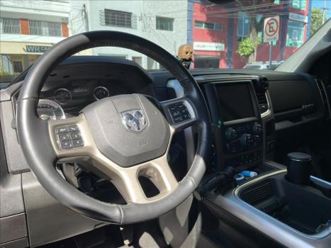 RAM Classic 5.7 V8 32V 4P HEMI LARAMIE AUTOM�TICO, Foto 10