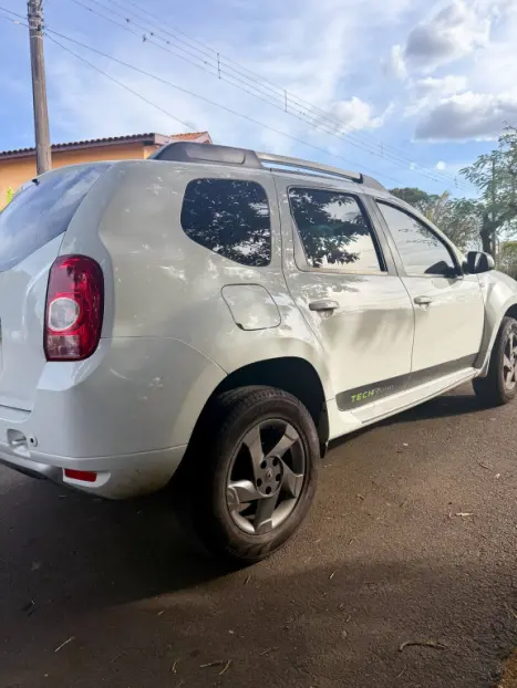 RENAULT Duster 2.0 16V 4P FLEX DYNAMIQUE AUTOM�TICO, Foto 3