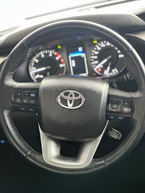 TOYOTA Hilux Caminhonete 2.8 16V SRX 4X4 DIESEL CABINE DUPLA AUTOMÁTICO, Foto 14