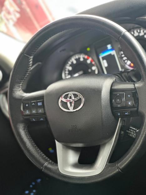 TOYOTA Hilux Caminhonete 2.8 16V SRX 4X4 DIESEL CABINE DUPLA AUTOMÁTICO, Foto 17