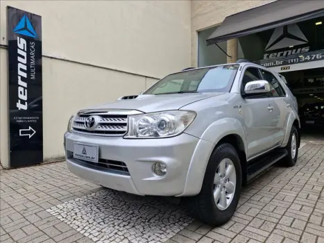TOYOTA Hilux SW4 3.0 16V 4P SRV 4X4 7 LUGARES TURBO DIESEL AUTOM�TICO, Foto 3