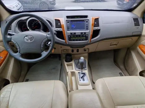 TOYOTA Hilux SW4 3.0 16V 4P SRV 4X4 7 LUGARES TURBO DIESEL AUTOM�TICO, Foto 7
