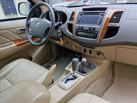 TOYOTA Hilux SW4 3.0 16V 4P SRV 4X4 7 LUGARES TURBO DIESEL AUTOM�TICO, Foto 9