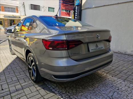 VOLKSWAGEN Virtus 1.0 4P 200 TSI FLEX COMFORTLINE AUTOM�TICO, Foto 4