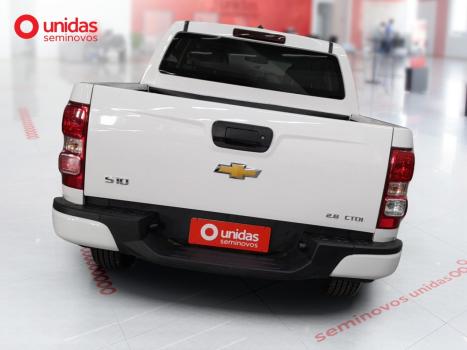 CHEVROLET S10 2.8 16V LS CABINE SIMPLES 4X4 TURBO DIESEL, Foto 4