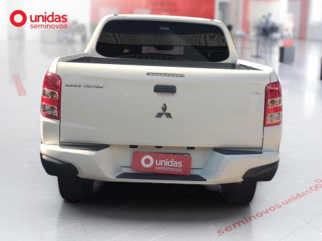 MITSUBISHI L 200 Triton , Foto 6