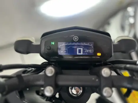 YAMAHA FZ 15 Fazer ABS, Foto 8