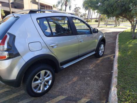 RENAULT Sandero 1.6 16V 4P FLEX STEPWAY AUTOMTICO, Foto 2