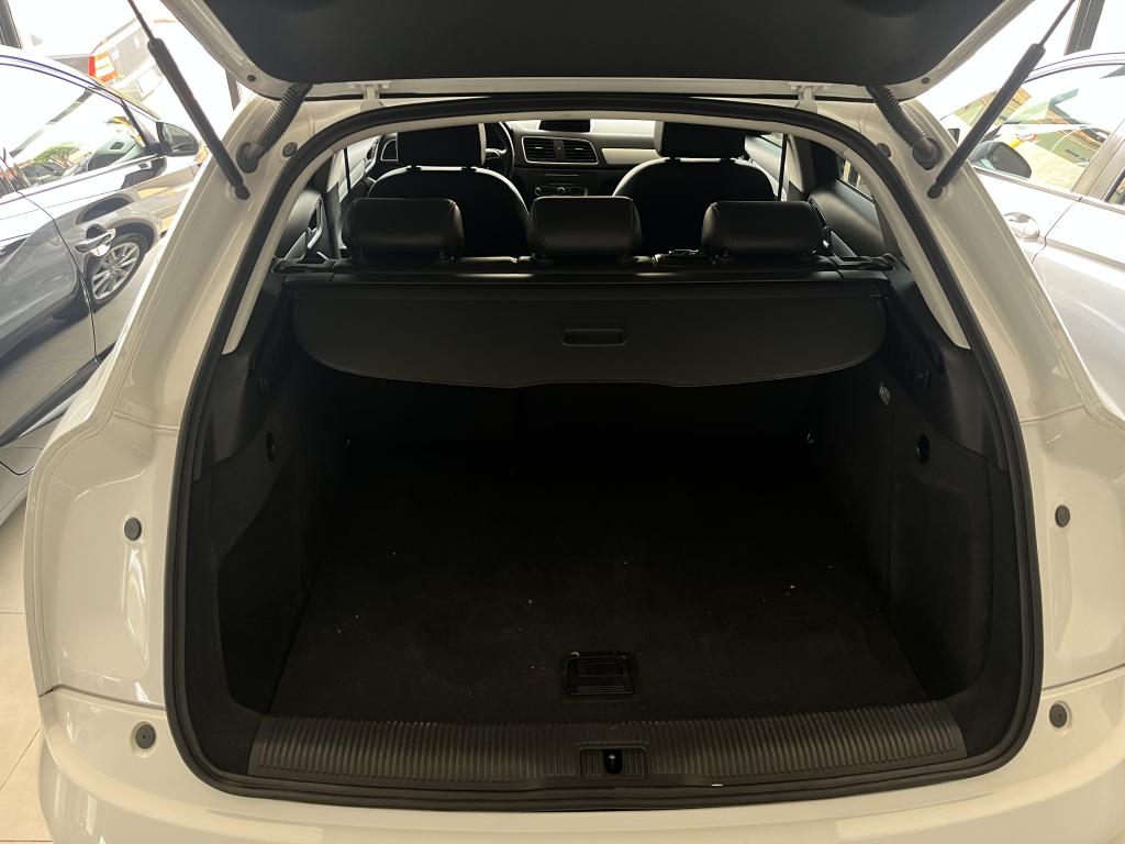 AUDI Q3 - Miniatura
