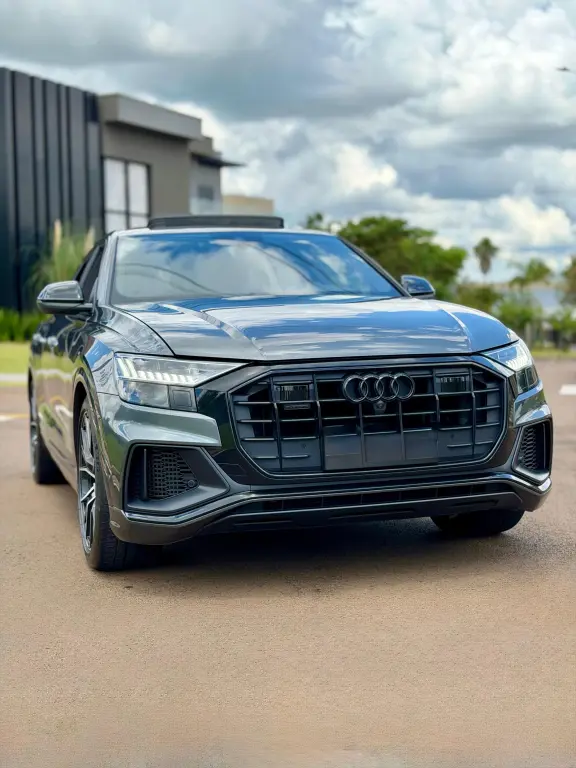 AUDI Q8 - Foto
