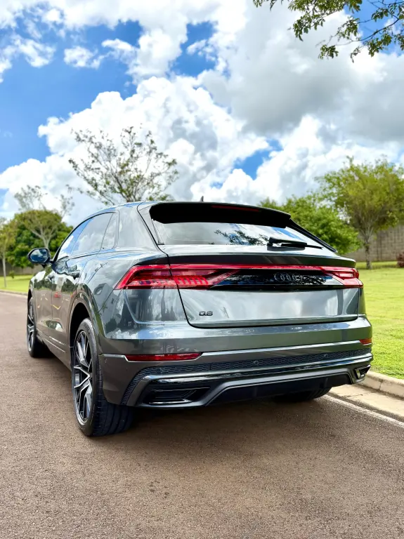 AUDI Q8 - Foto