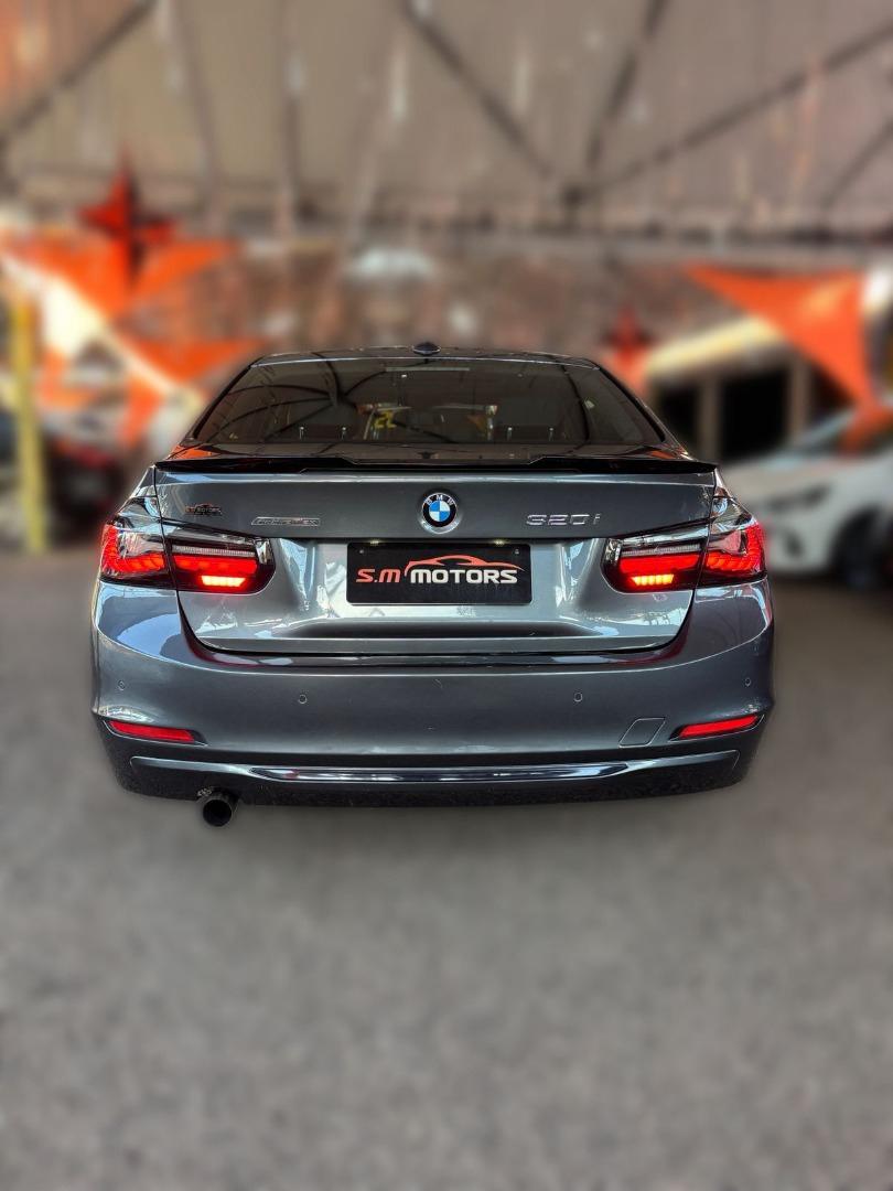 BMW 320I - Foto