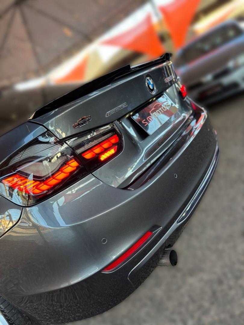 BMW 320I - Foto