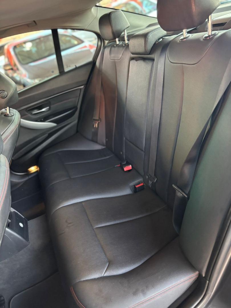 BMW 320I - Foto