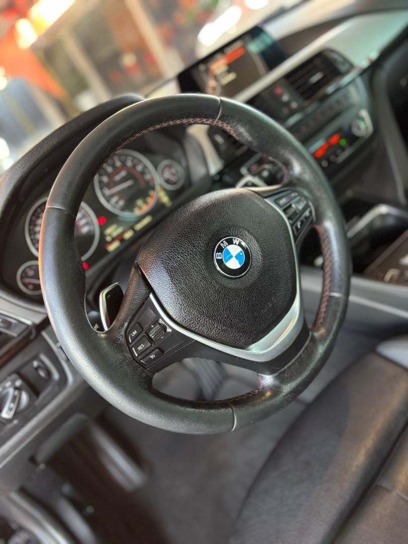 BMW 320I - Foto