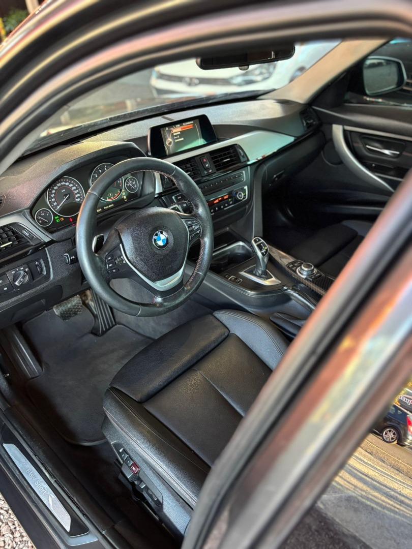 BMW 320I - Foto