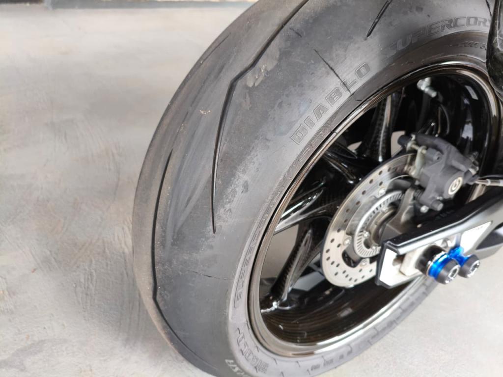 BMW S 1000 RR - Foto