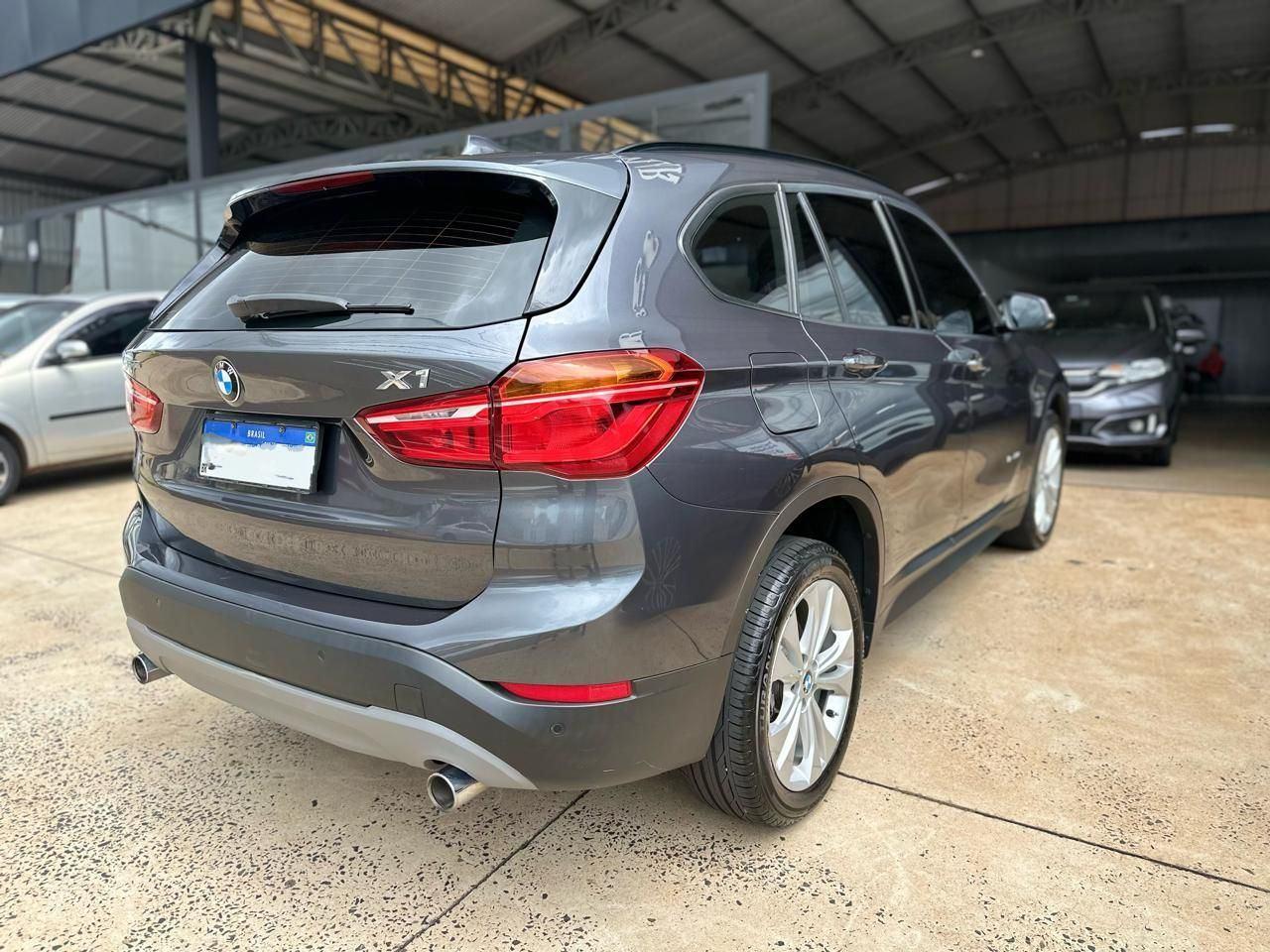 BMW X1 - Foto