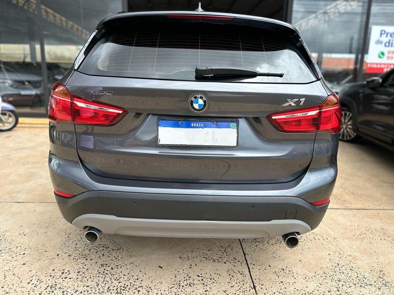 BMW X1 - Foto