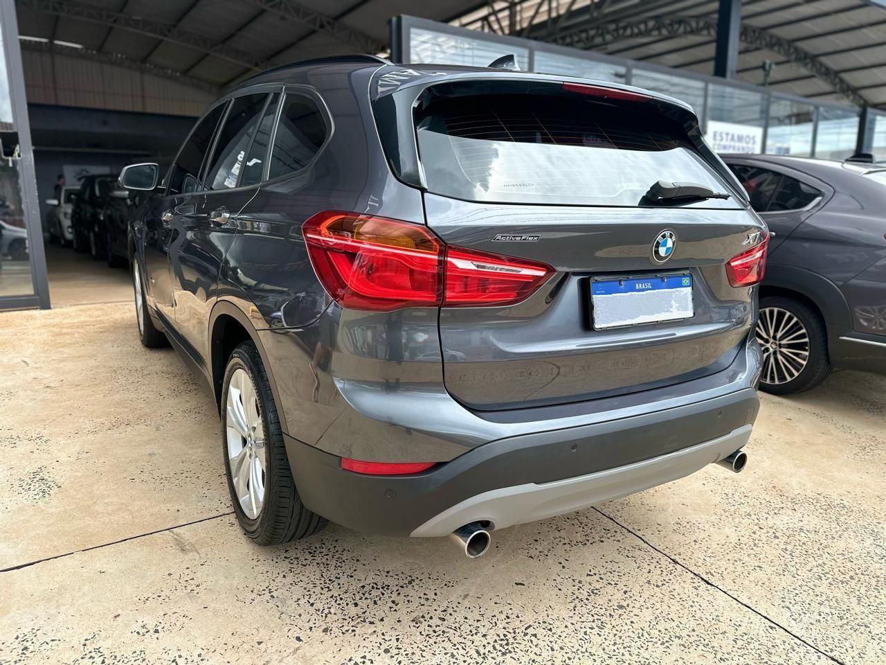 BMW X1 - Foto