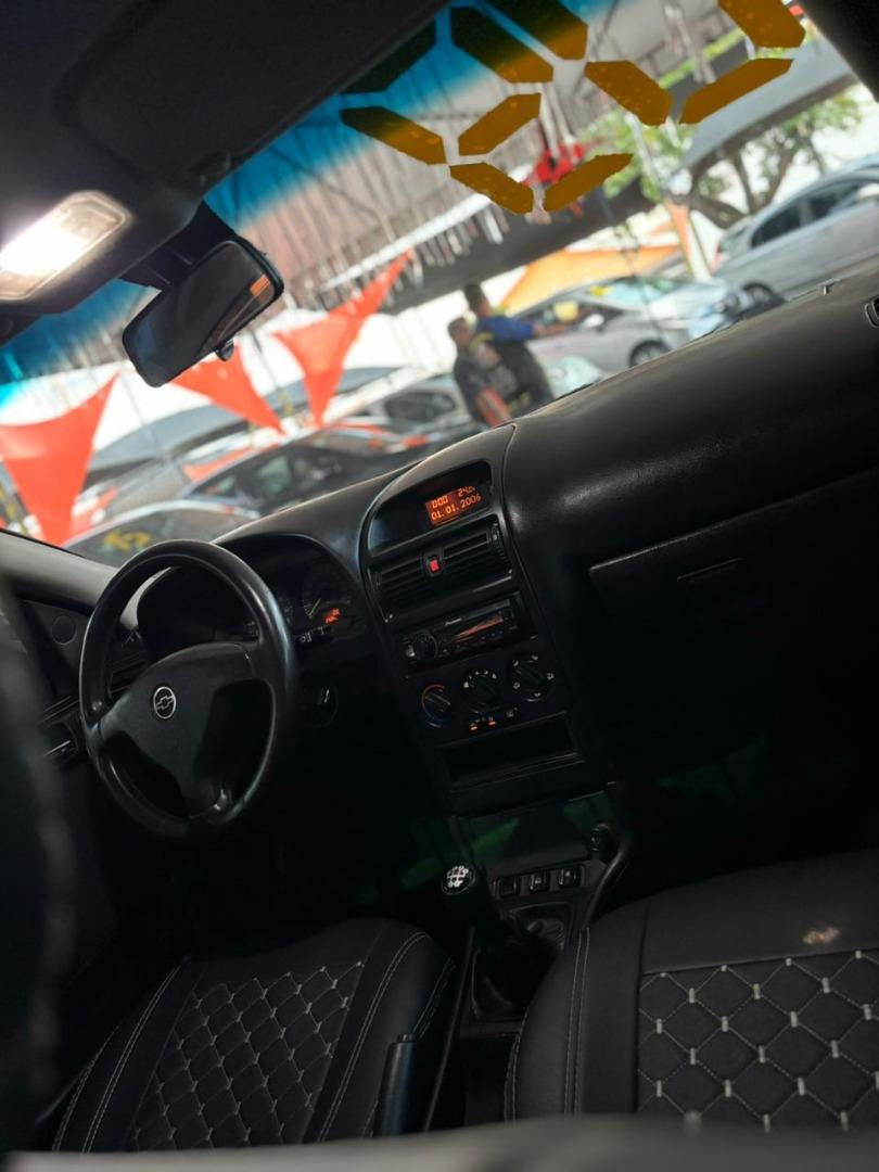 CHEVROLET Astra Hatch - Foto