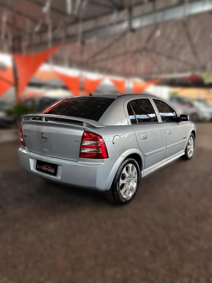 CHEVROLET Astra Hatch - Foto