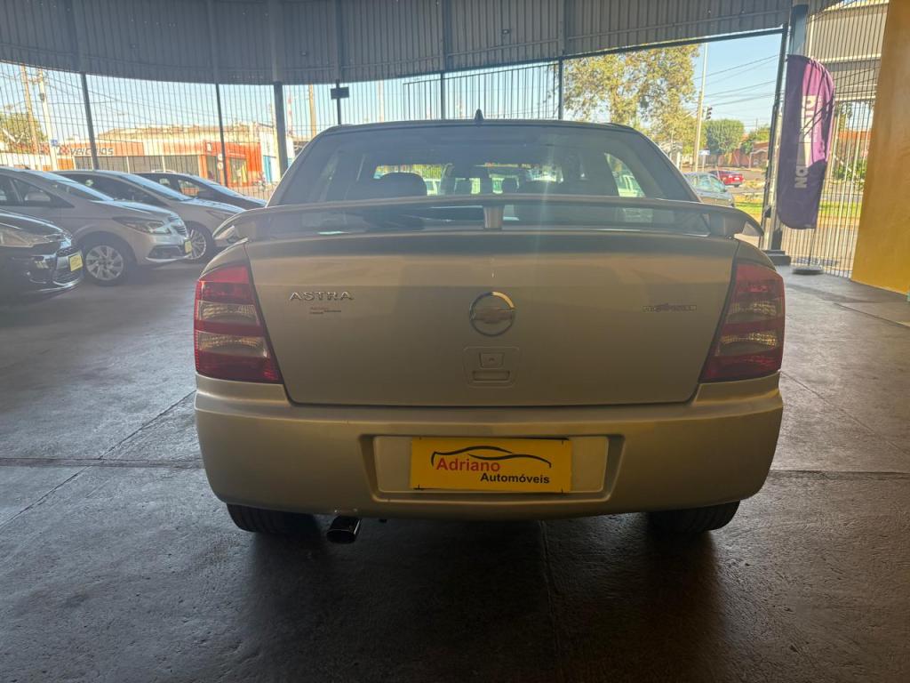 CHEVROLET Astra Hatch - Foto