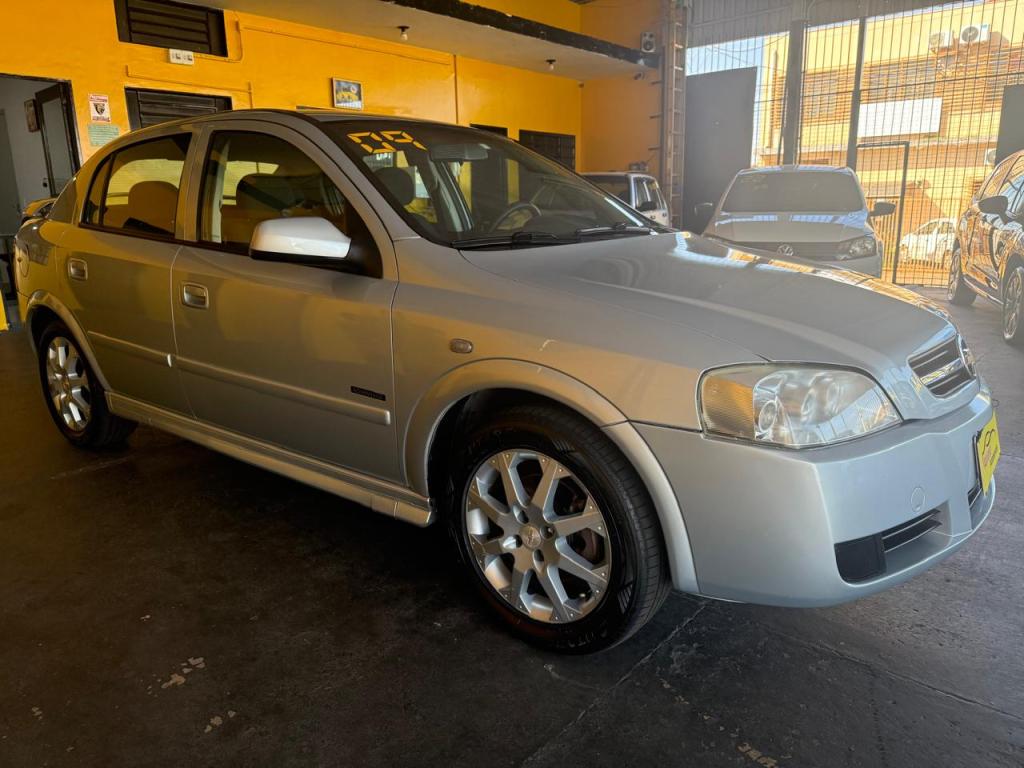 CHEVROLET Astra Hatch - Foto