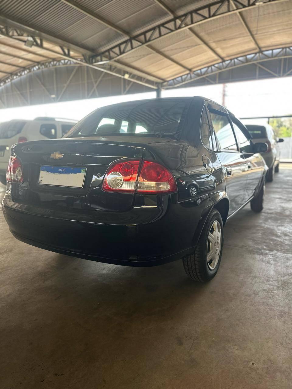 CHEVROLET Classic Sedan - Foto