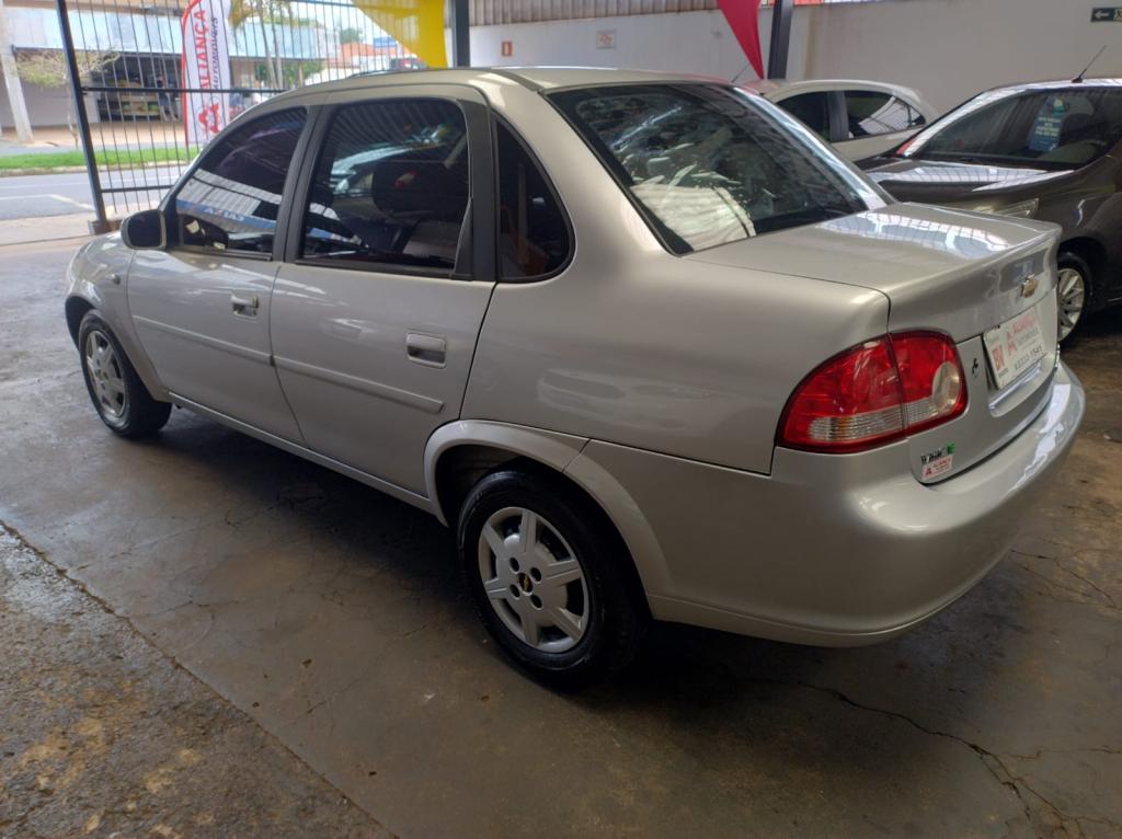 CHEVROLET Classic Sedan - Foto