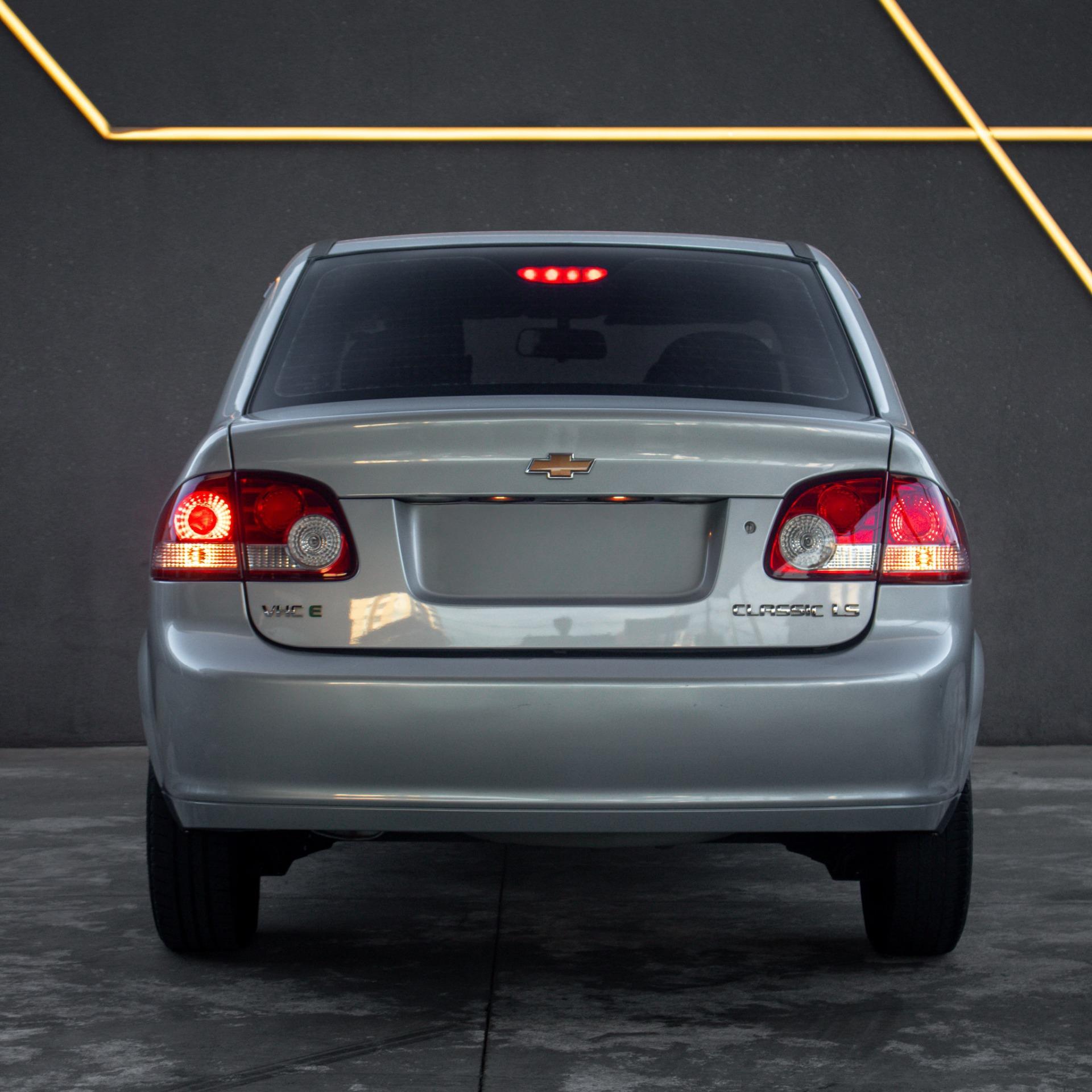 CHEVROLET Classic Sedan - Foto