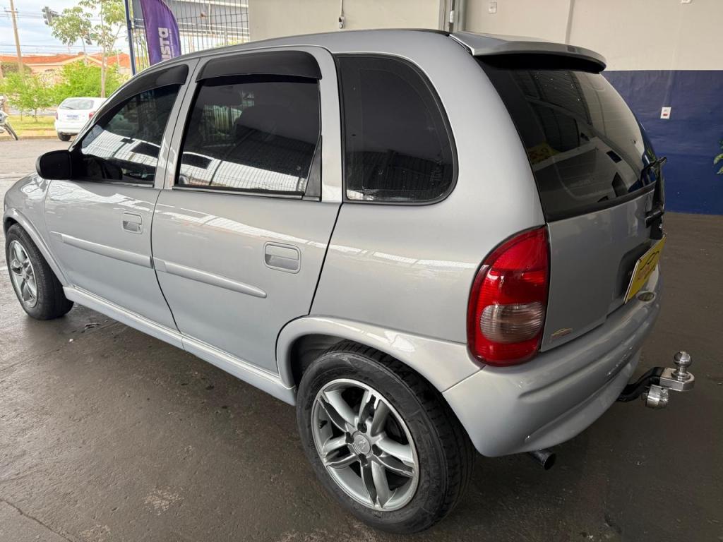 CHEVROLET Corsa Hatch - Foto