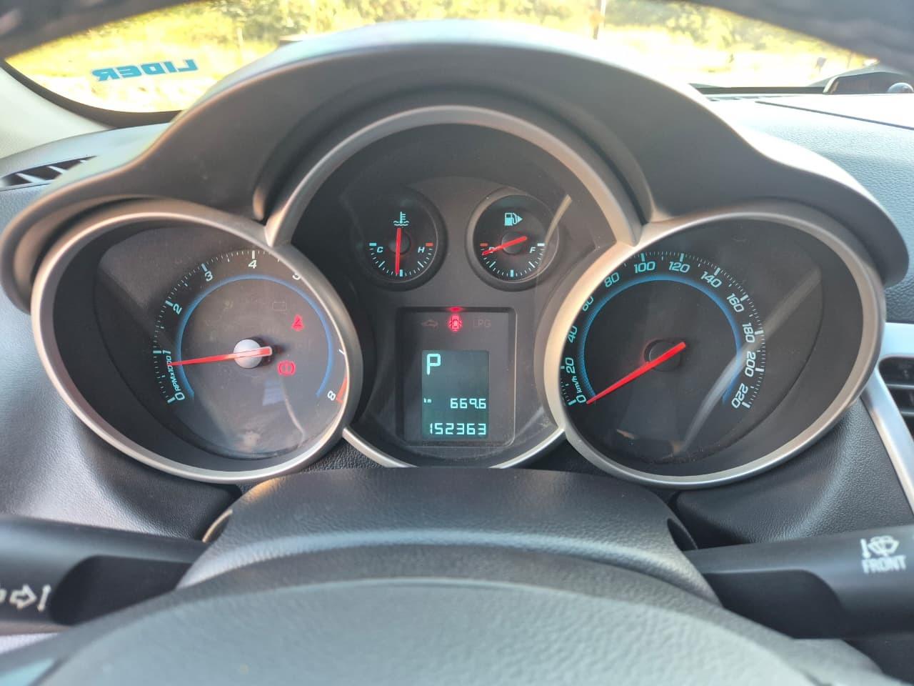 CHEVROLET Cruze Hatch - Foto