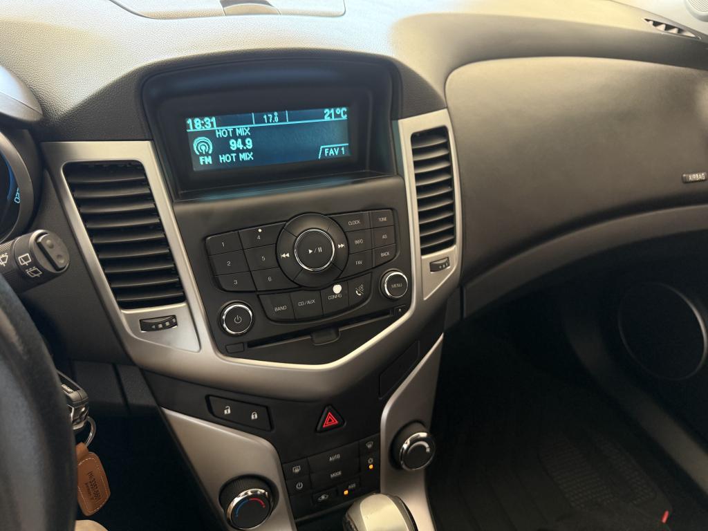 CHEVROLET Cruze Hatch - Foto
