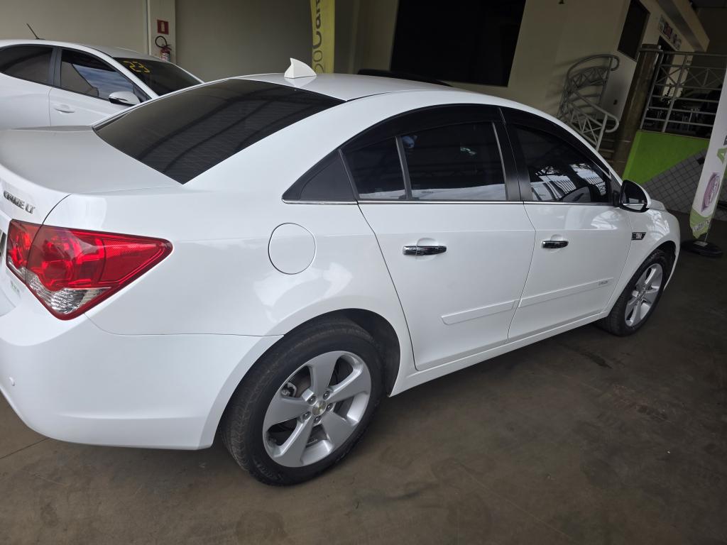 CHEVROLET Cruze Sedan - Foto