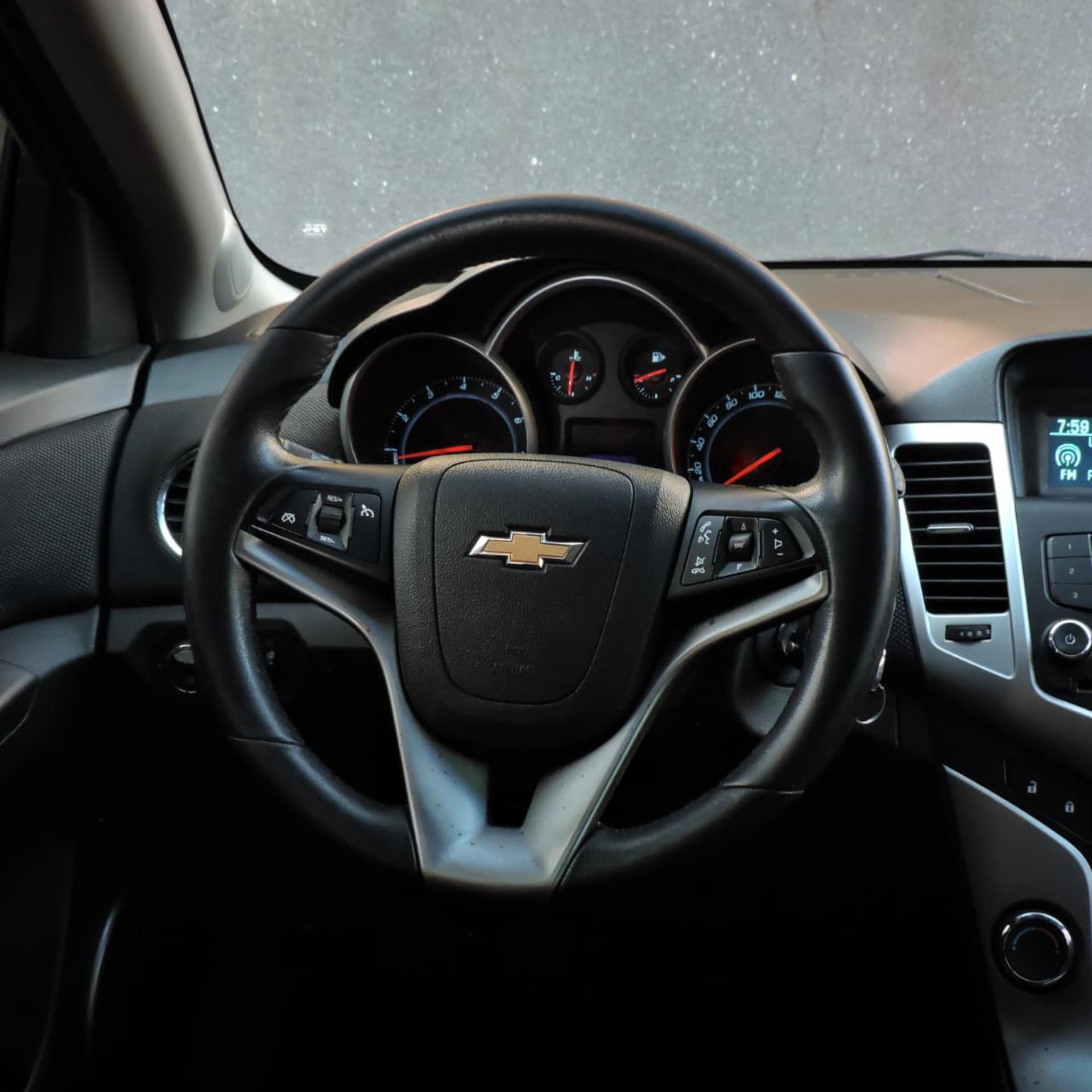 CHEVROLET Cruze Sedan - Foto