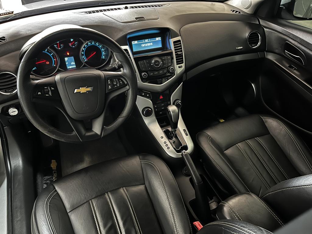 CHEVROLET Cruze Sedan - Foto