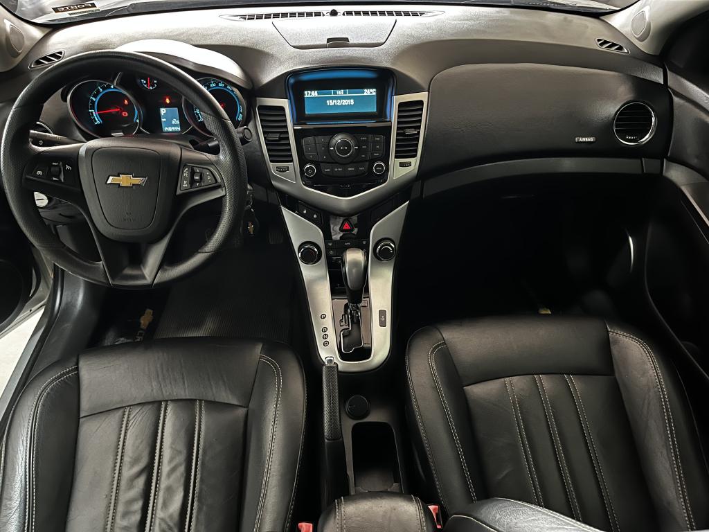 CHEVROLET Cruze Sedan - Foto