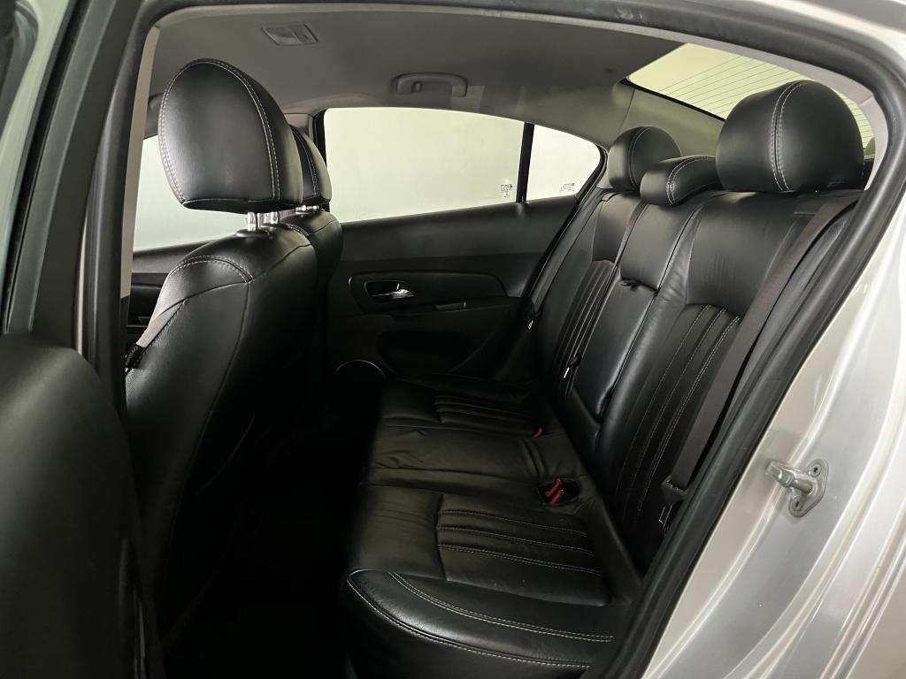 CHEVROLET Cruze Sedan - Foto
