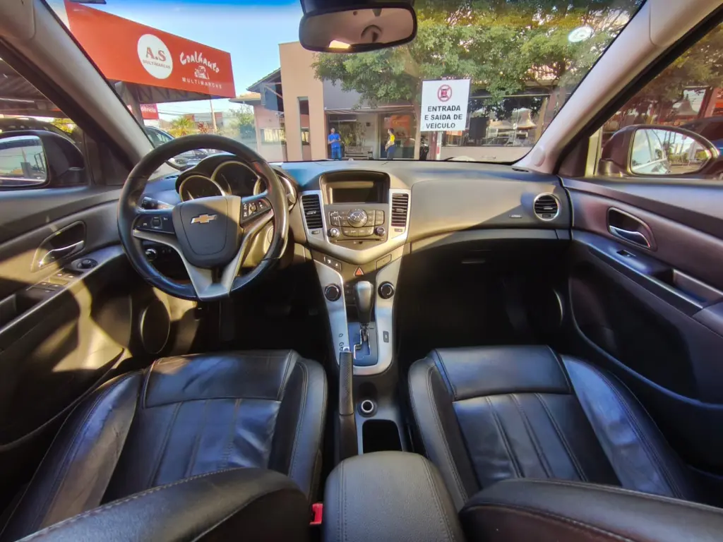 CHEVROLET Cruze Sedan - Foto