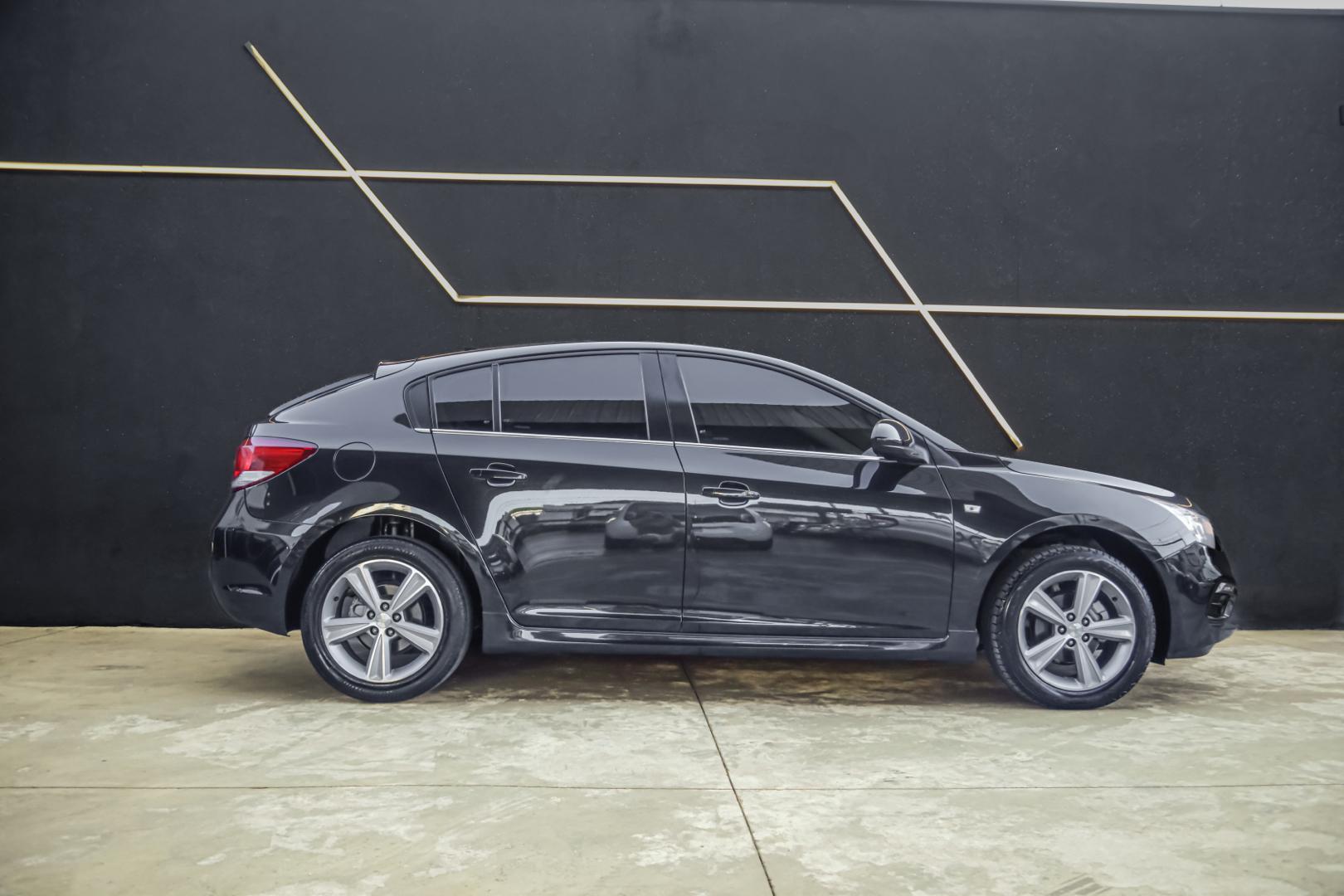 CHEVROLET Cruze Sedan - Foto