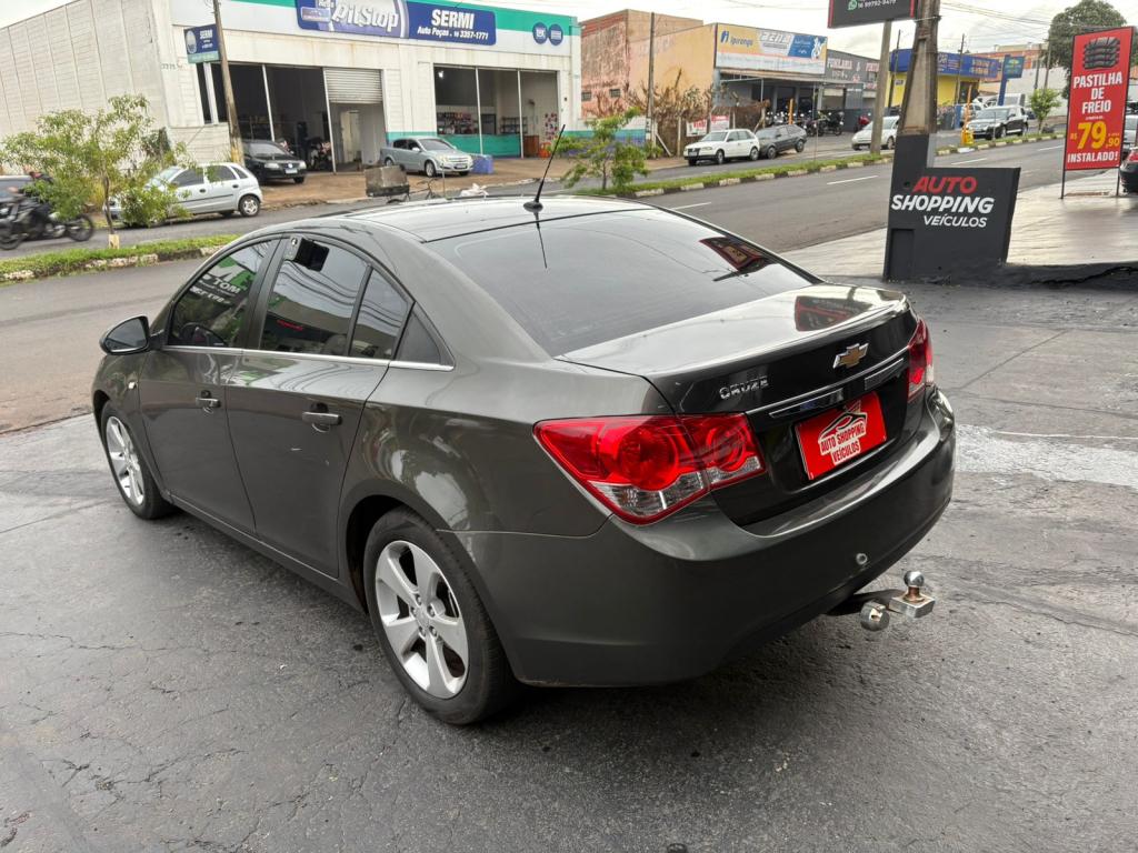 CHEVROLET Cruze Sedan - Foto