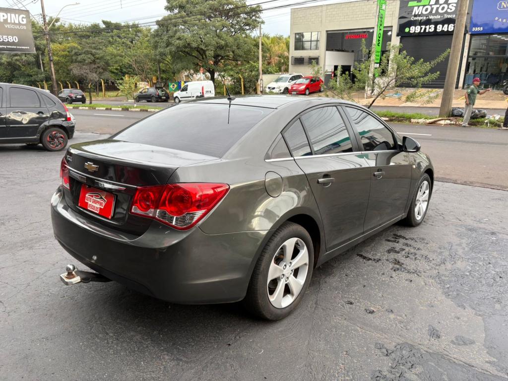 CHEVROLET Cruze Sedan - Foto