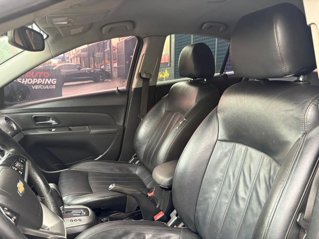 CHEVROLET Cruze Sedan - Foto