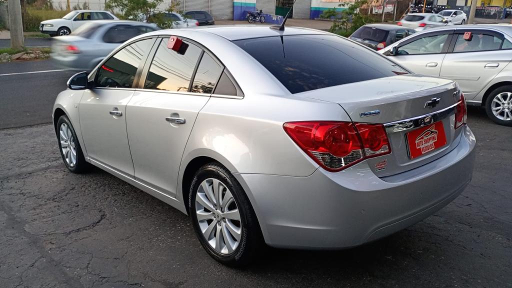 CHEVROLET Cruze Sedan - Foto