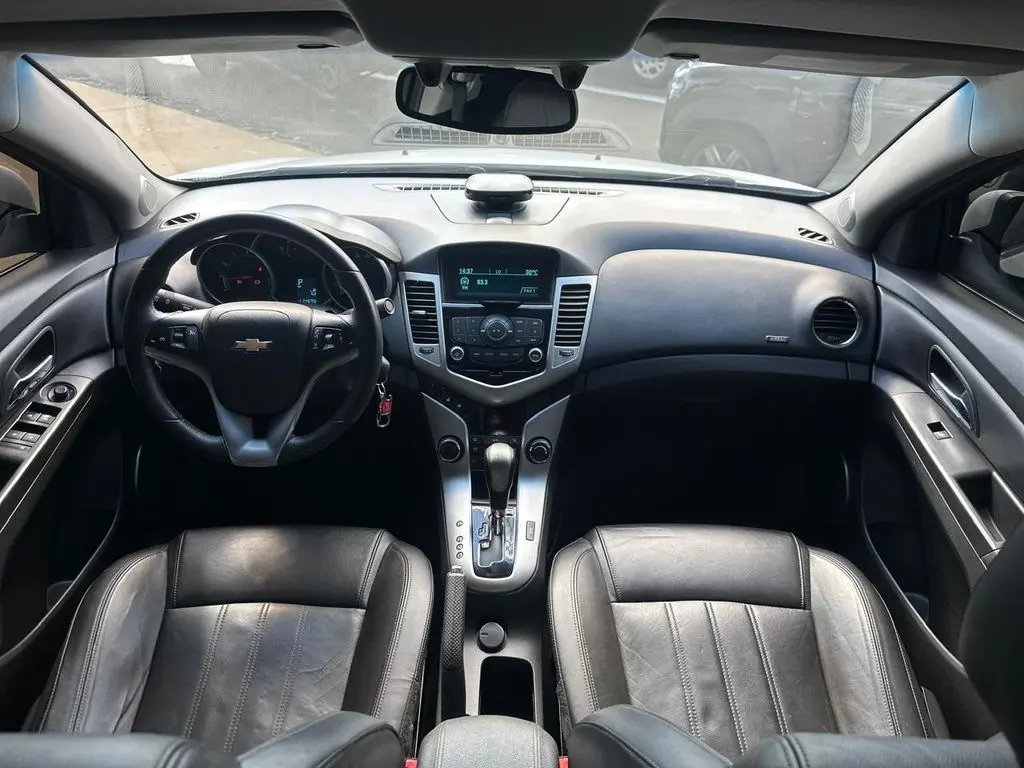 CHEVROLET Cruze Sedan - Foto